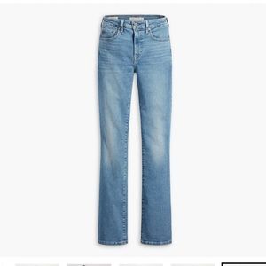 Levi’s women 725 high rise bootcut size w28 L32. Light wash.